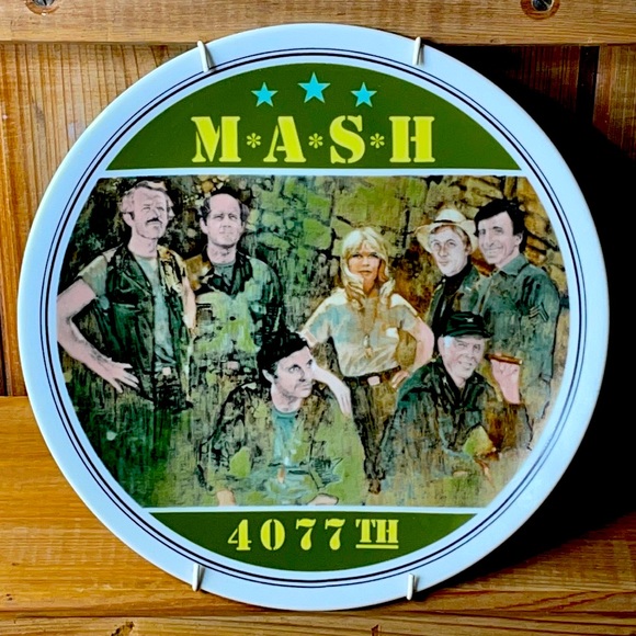 MASH 4077th Collector Plate 1982 Limited Edition Twentieth Century-Fox Film Corp - Picture 1 of 5
